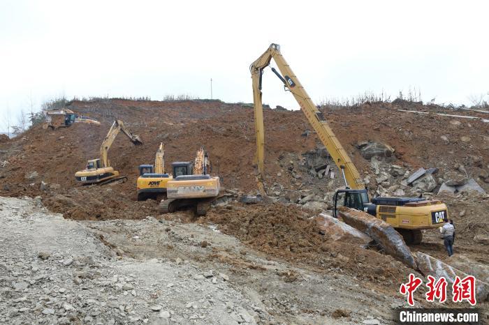 ���ݱϽ�ɽ�廬��17��ʧ����Ա��ȫ���ҵ�