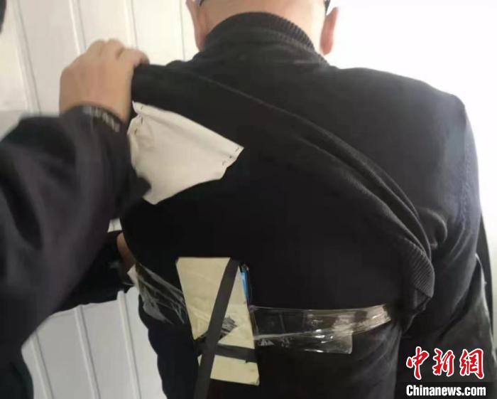 ɽ��һ���Ӽݿ�������������ͷ������1���ڲ����������