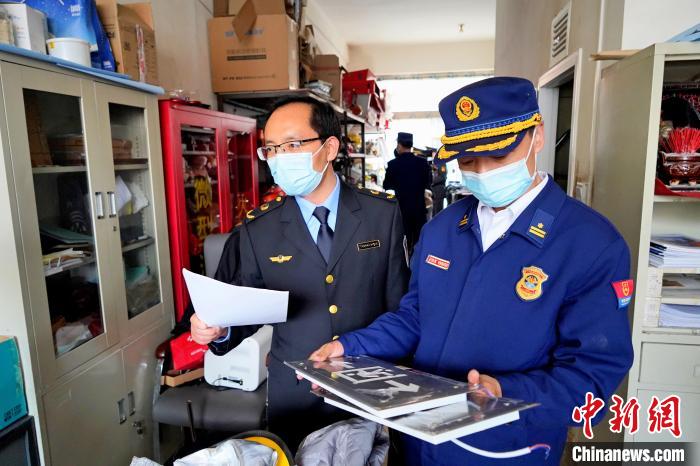 ͼΪ����ִ����Ա�������������۵��̽��м�顣�����ӳ� ��