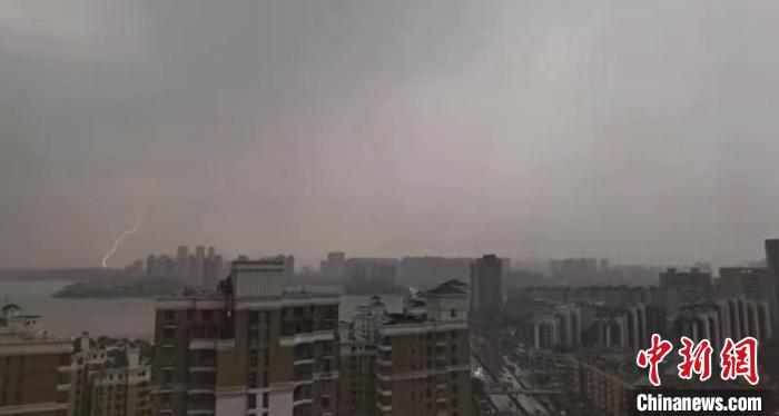 �����Ⱪ�꼰ǿ���������人�ֵ���9���ҷ�