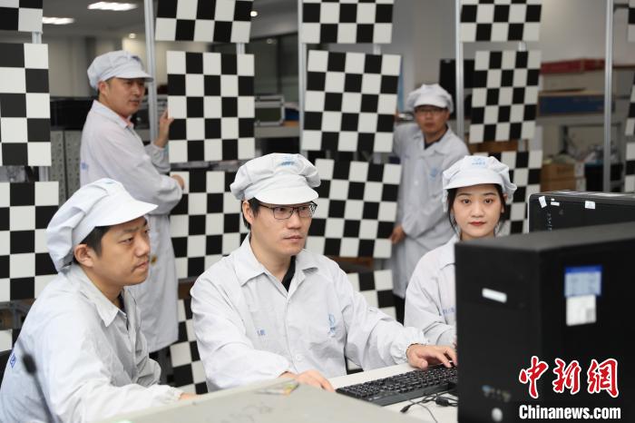 ����ͼ�������Ŷ��ڽ��о�ͷ�궨���� �й�����Ƽ����Ű�Ժ ��ͼ