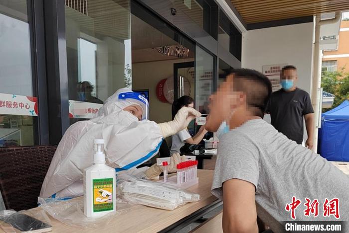 江苏徐州本轮疫情毒株与邻省病例病毒基因组序列高度同源