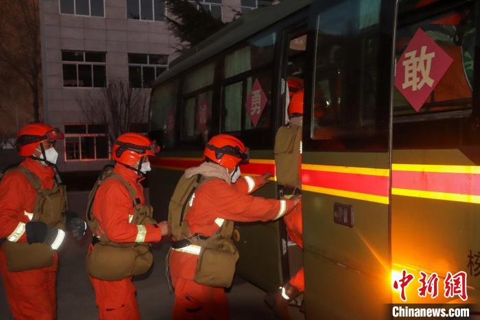 快速机动。 罗士鑫 摄