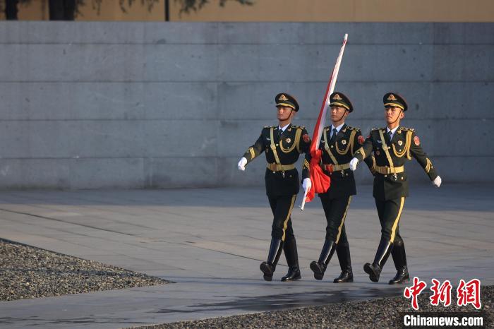 �Ͼ�����ɱ�����߹��ҹ����գ��Ͼ����������졢�°�����ʽ