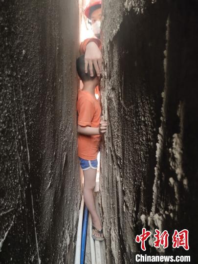 6����ͯ����汻��ǽ����������Ա��ǽʩ��