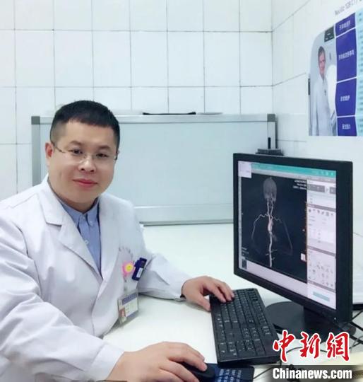 列车上紧急救助患病乘客并让出卧铺山西暖心医生获赞誉