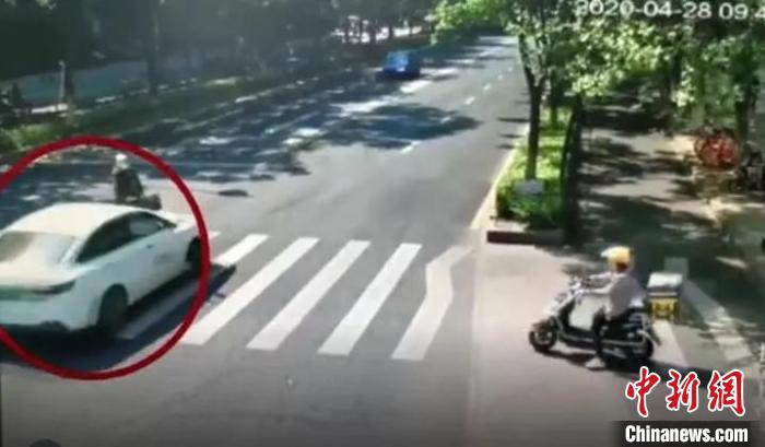 事故现场。杭州交警 供图