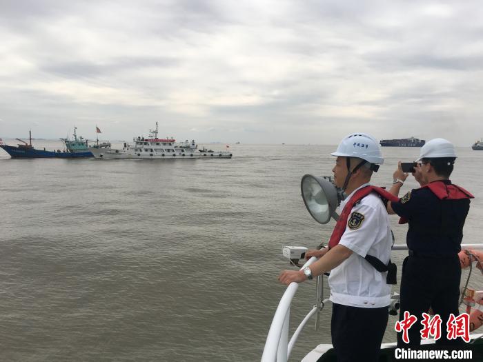 东海开渔后违规增加联合整治行动开展