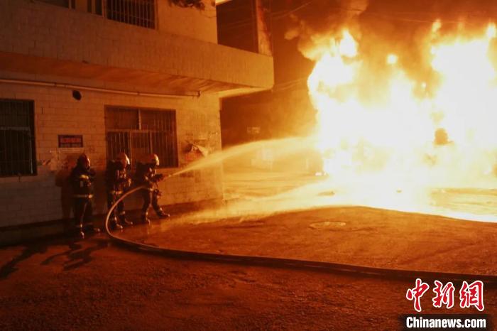 33͹޳賿෭Աս5Сʱ˾