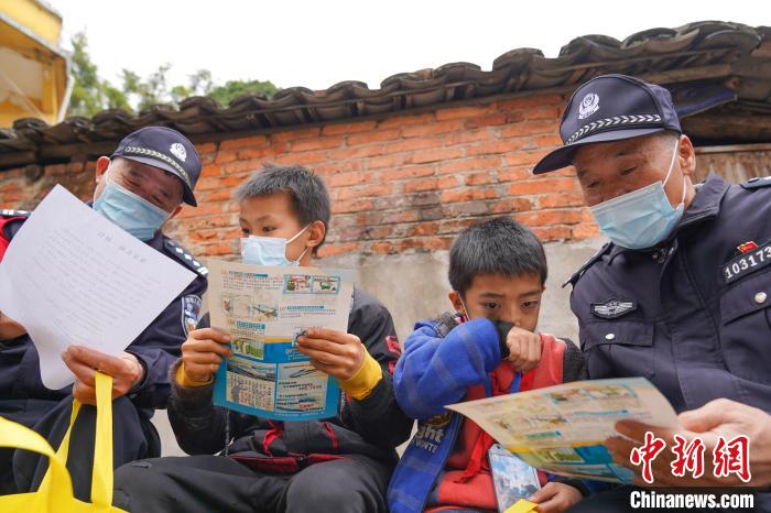 广西铁警老伙计的最后一班春运岗