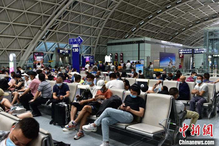 成都双流国际机场候机旅客。成都双流国际机场供图