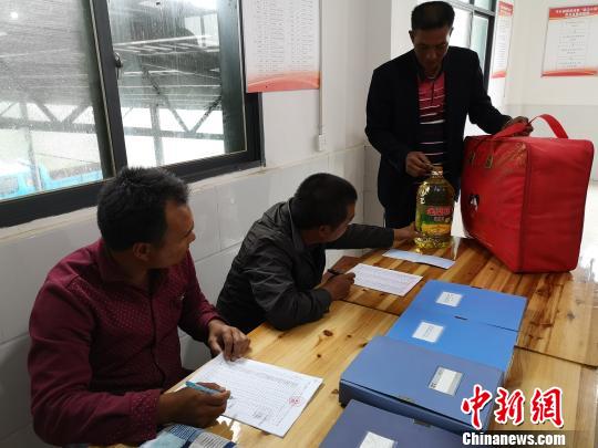 云南绿春:“动力小站”为脱贫添动力