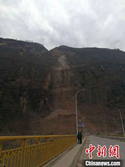 图为事故现场。 龙喜学 摄