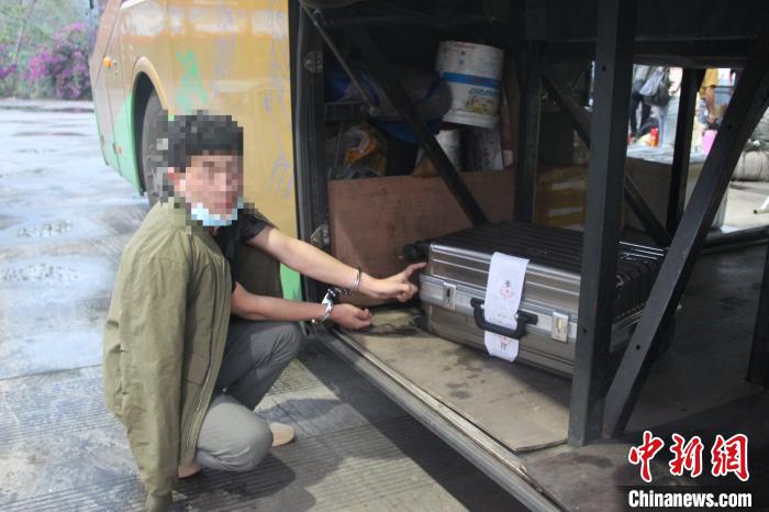 ͼΪָ䷷˵ĶƷ˫ɱ߾֧ӹͼ