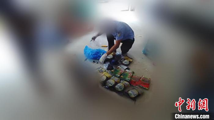 “黑枸杞”内藏毒品云南打洛边检站缴毒逾2公斤